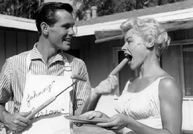 The Untold Story of Jody Morrill Wolcott: Johnny Carson's First Wife - Biography - CelebsMagazine Jody Morrill Wolcott and Johnny Carson's relationship